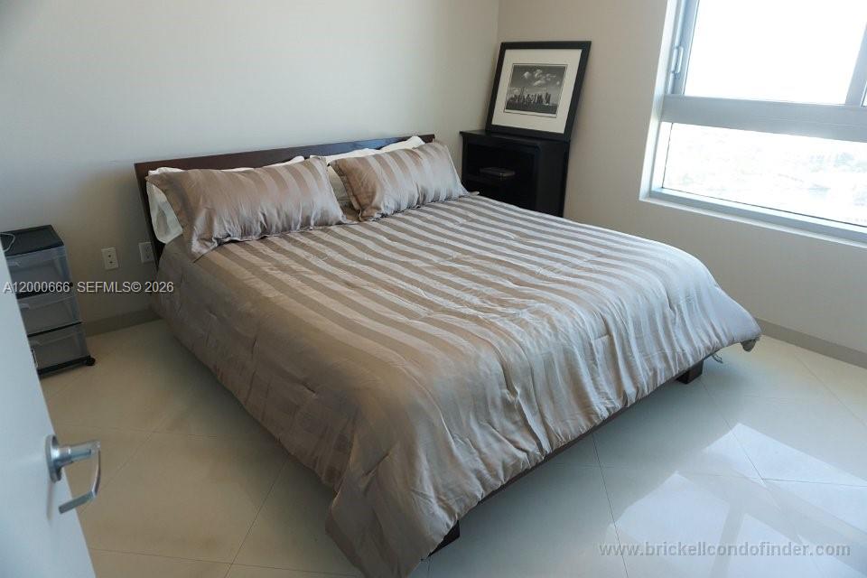 90 SW 3rd St #3505, Miami FL 33130