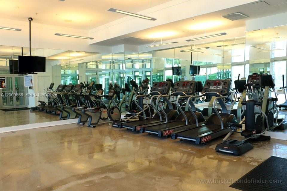 90 SW 3rd St #3505, Miami FL 33130