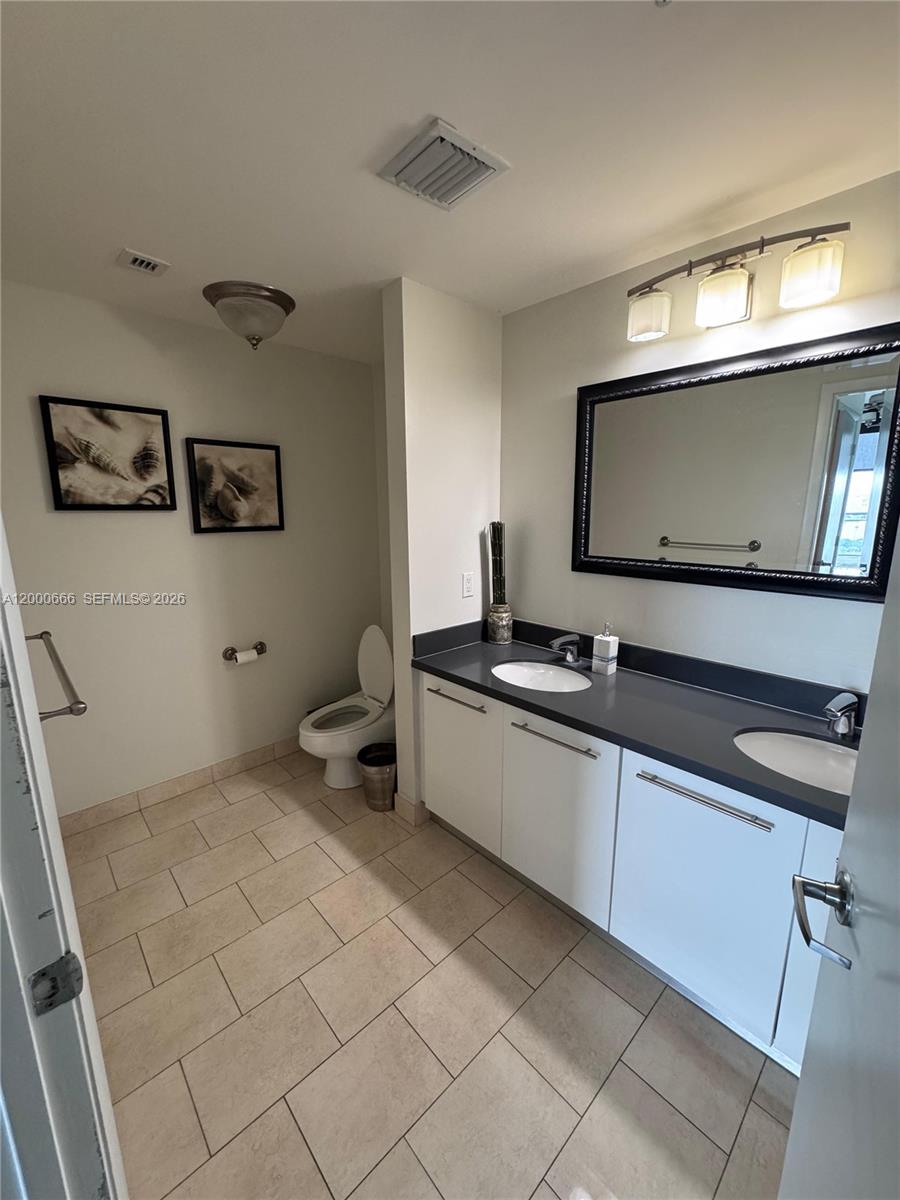 90 SW 3rd St #3505, Miami FL 33130
