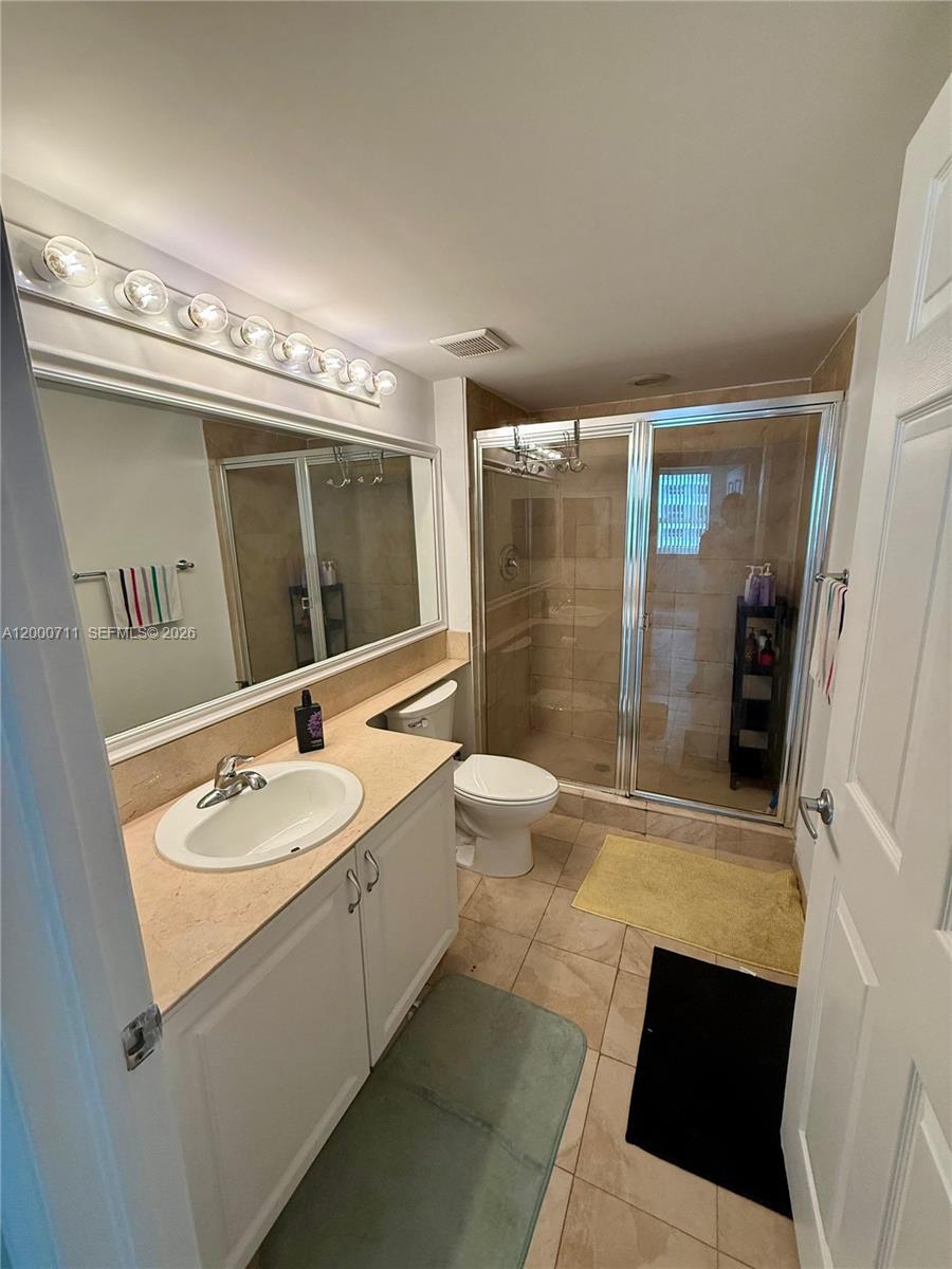 1155 Brickell Bay Dr #1702, Miami FL 33131