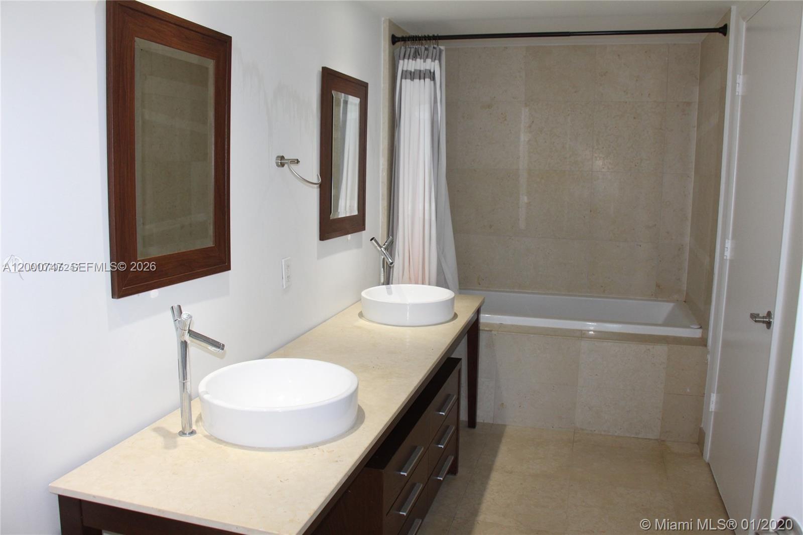475 Brickell Ave #5012, Miami FL 33131