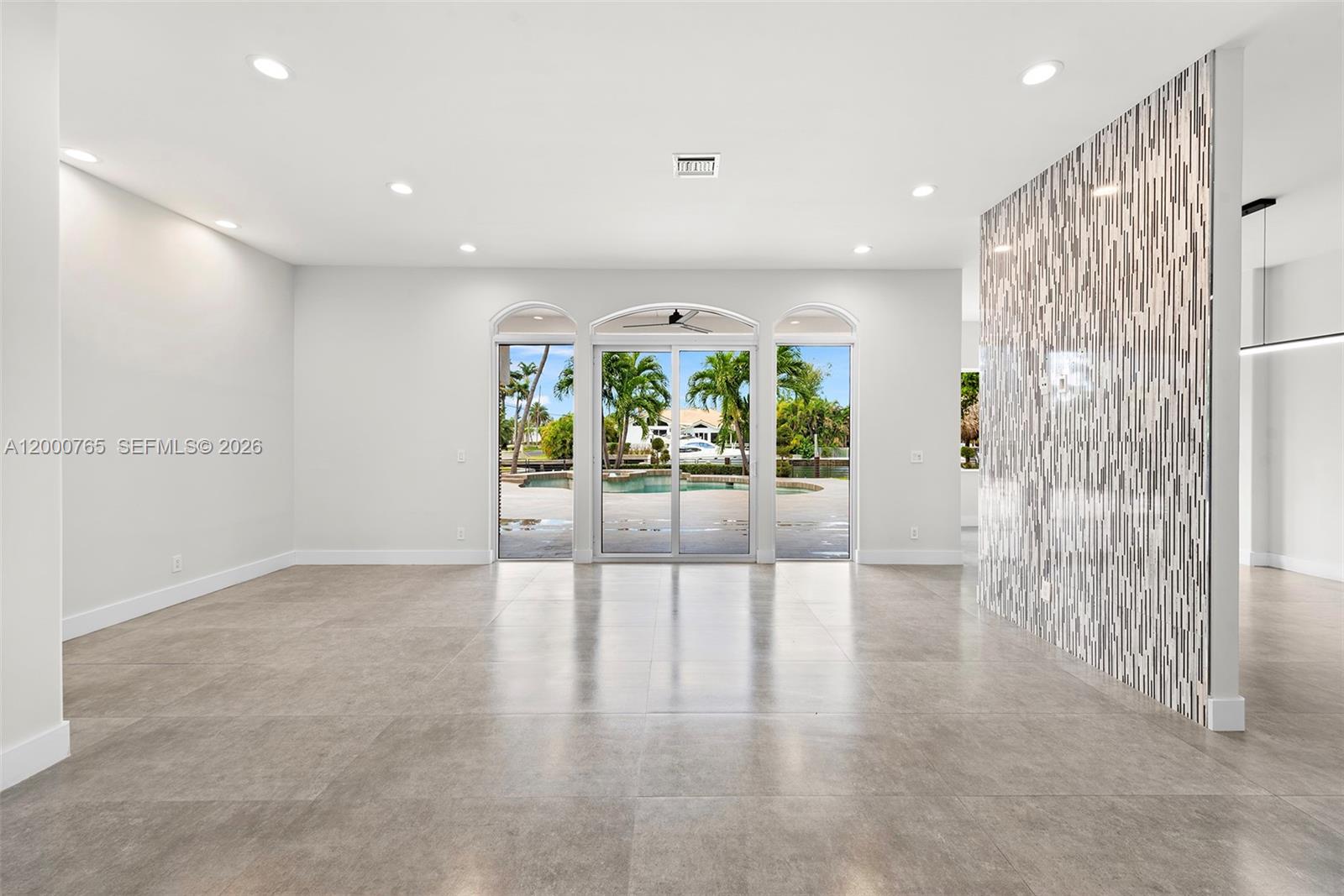 552 PALM DRIVE, Hallandale Beach FL 33009