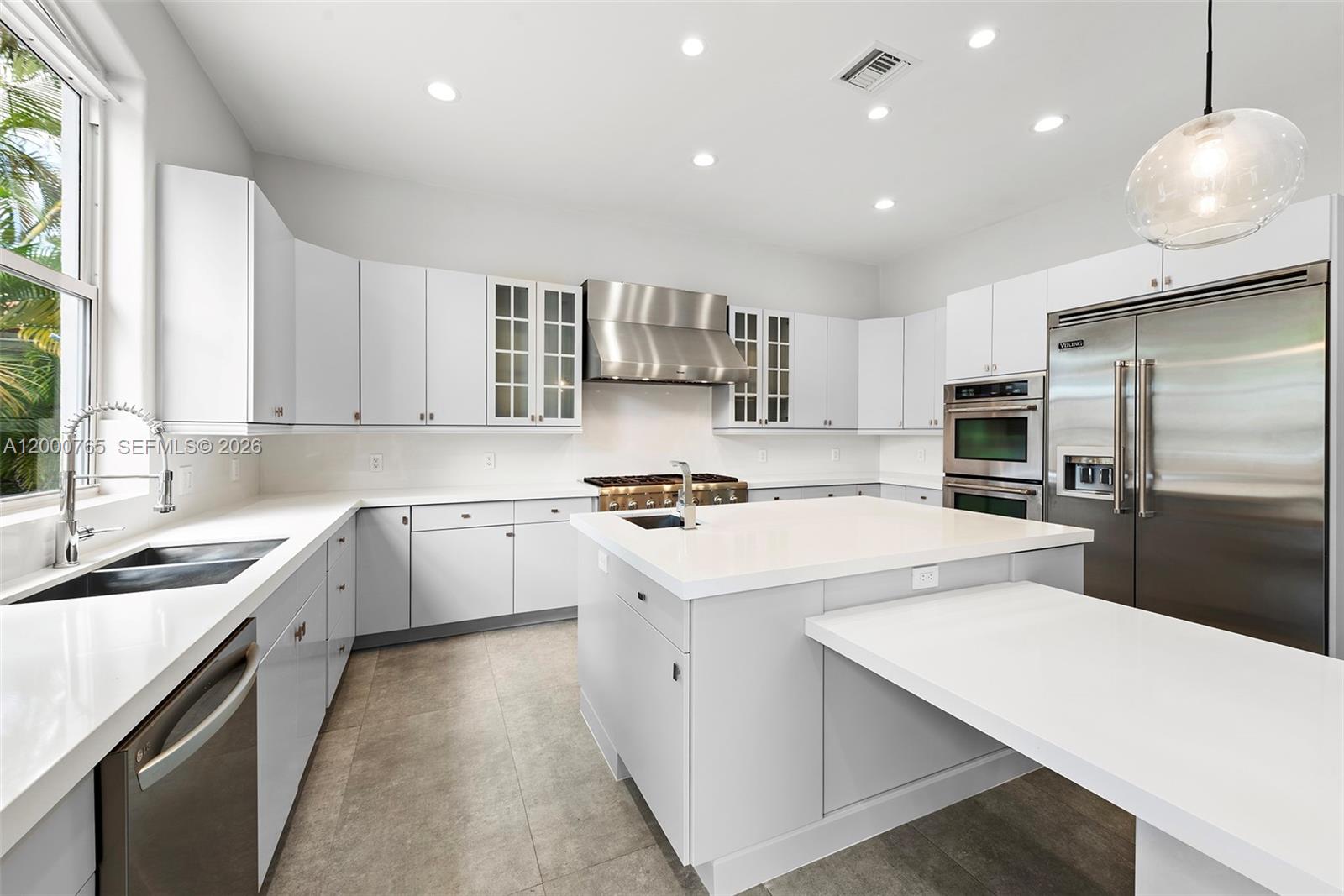 552 PALM DRIVE, Hallandale Beach FL 33009