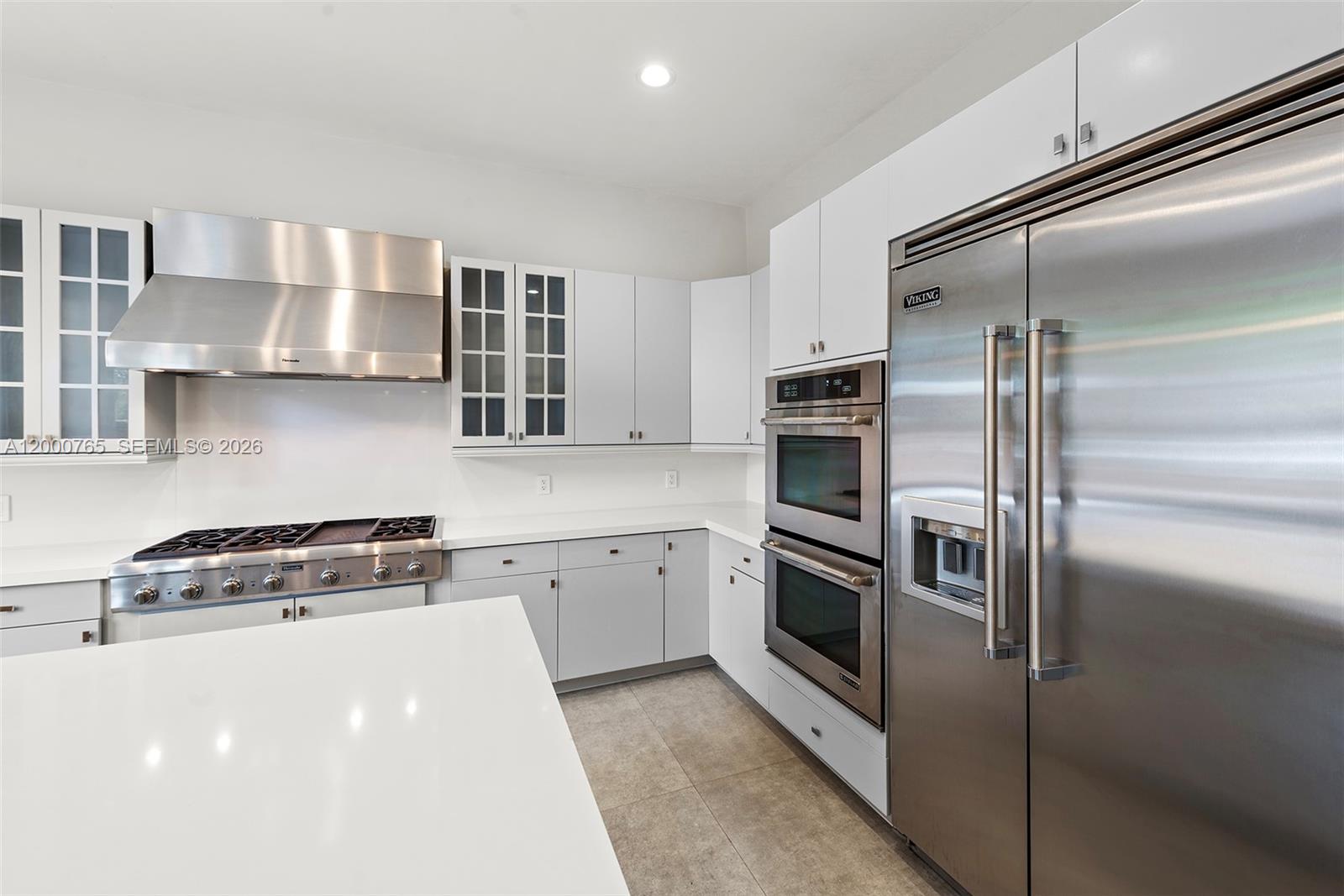 552 PALM DRIVE, Hallandale Beach FL 33009