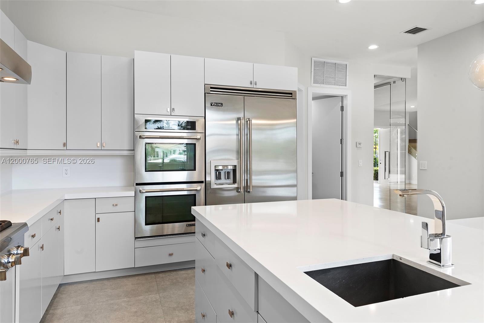 552 PALM DRIVE, Hallandale Beach FL 33009