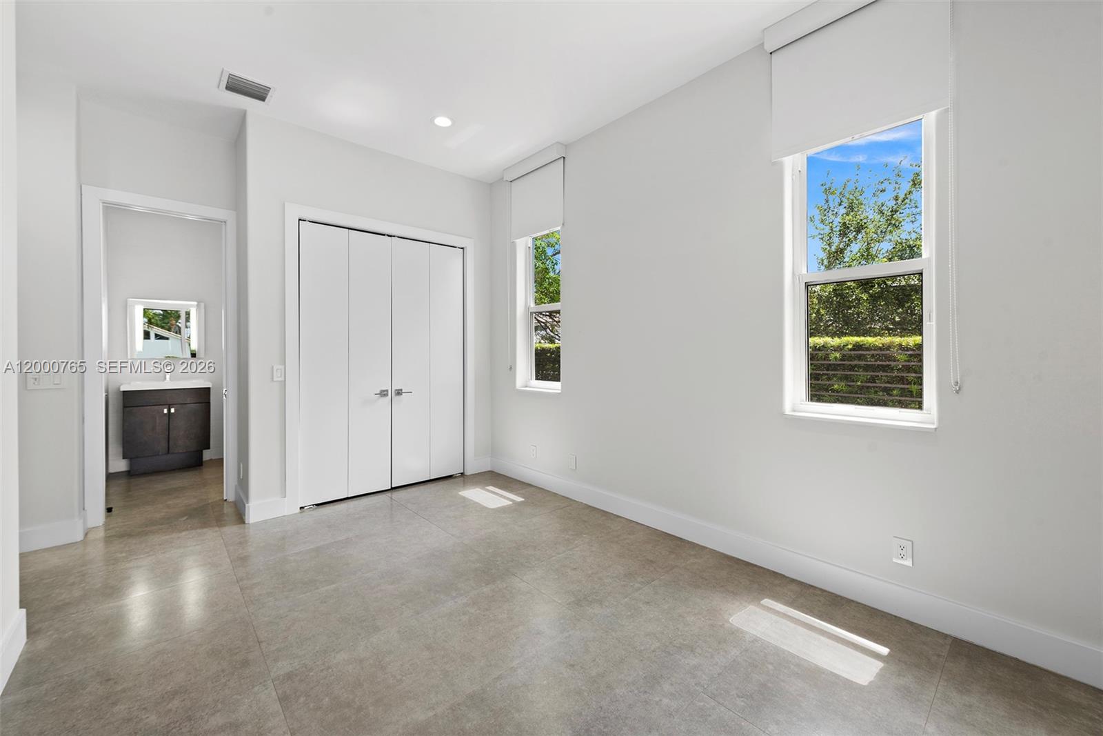 552 PALM DRIVE, Hallandale Beach FL 33009