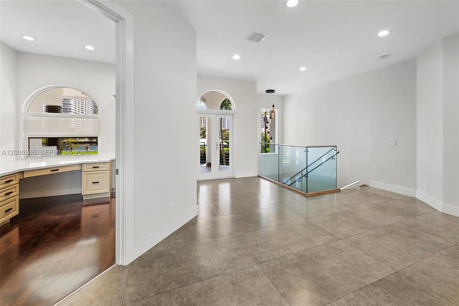 552 PALM DRIVE, Hallandale Beach FL 33009