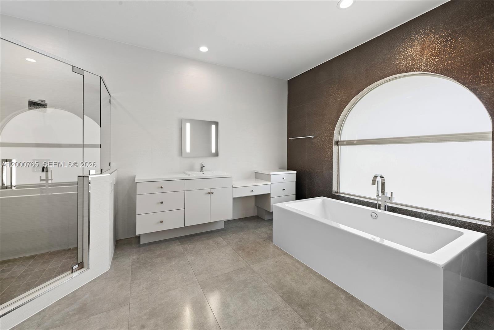 552 PALM DRIVE, Hallandale Beach FL 33009