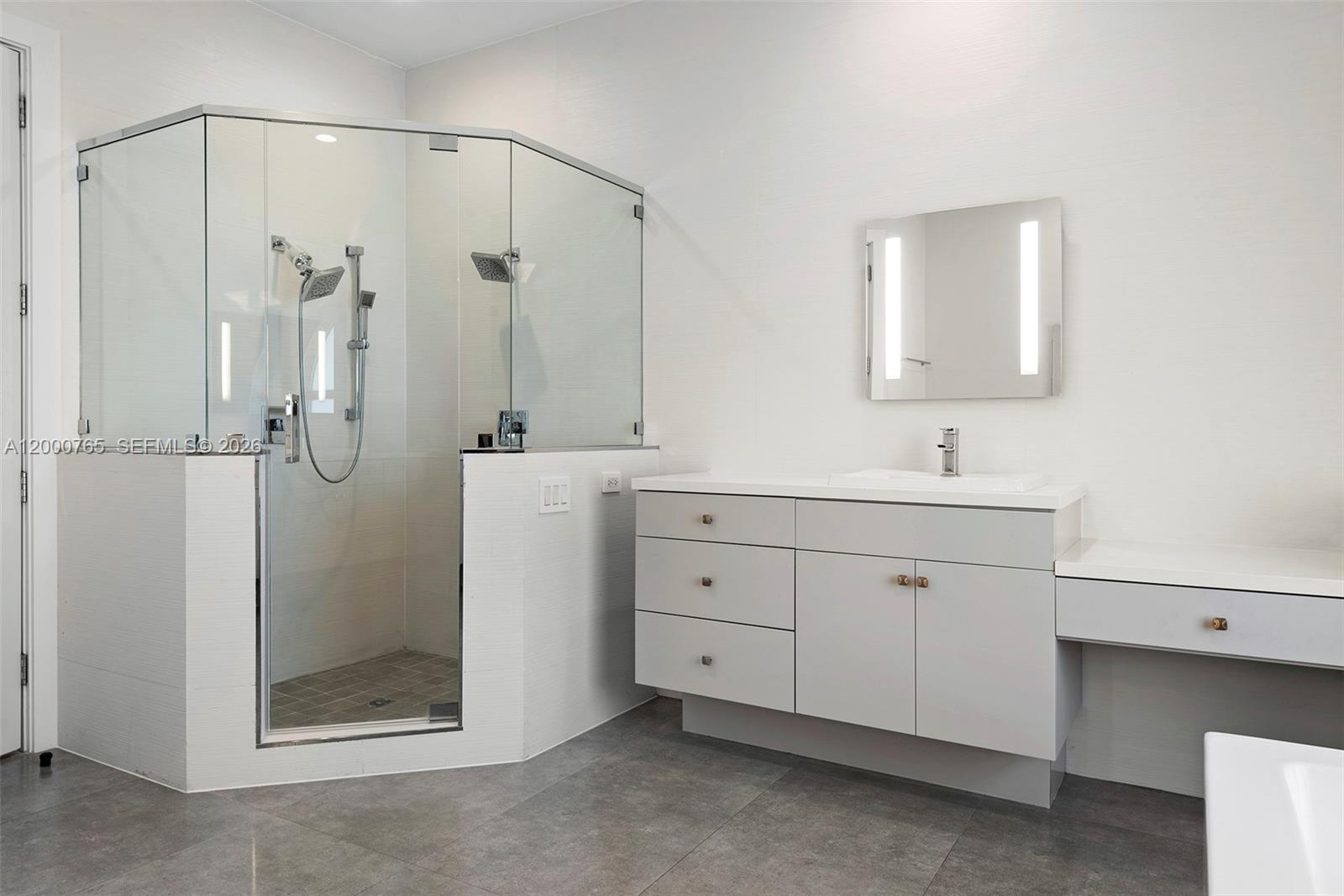 552 PALM DRIVE, Hallandale Beach FL 33009