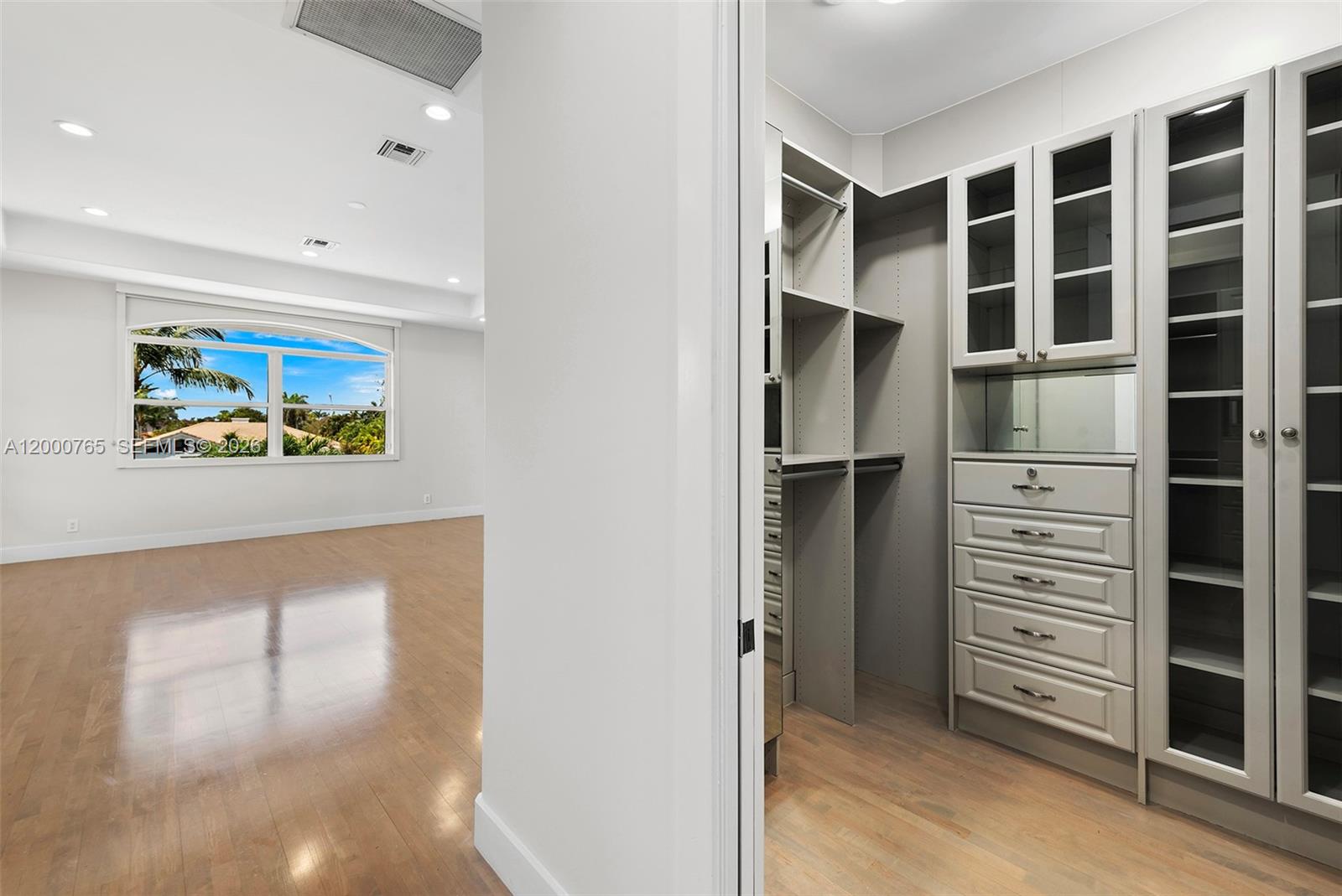 552 PALM DRIVE, Hallandale Beach FL 33009