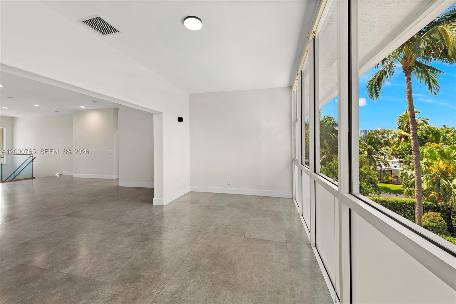 552 PALM DRIVE, Hallandale Beach FL 33009