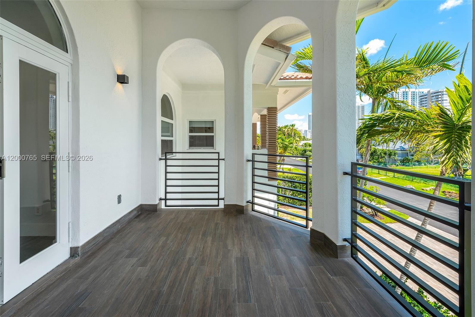 552 PALM DRIVE, Hallandale Beach FL 33009