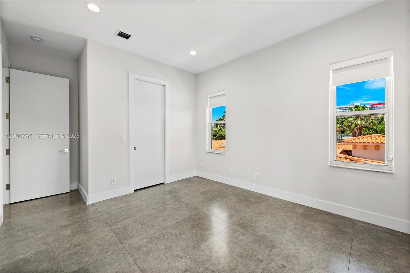 552 PALM DRIVE, Hallandale Beach FL 33009
