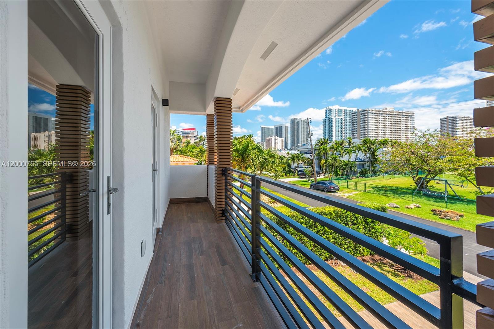 552 PALM DRIVE, Hallandale Beach FL 33009