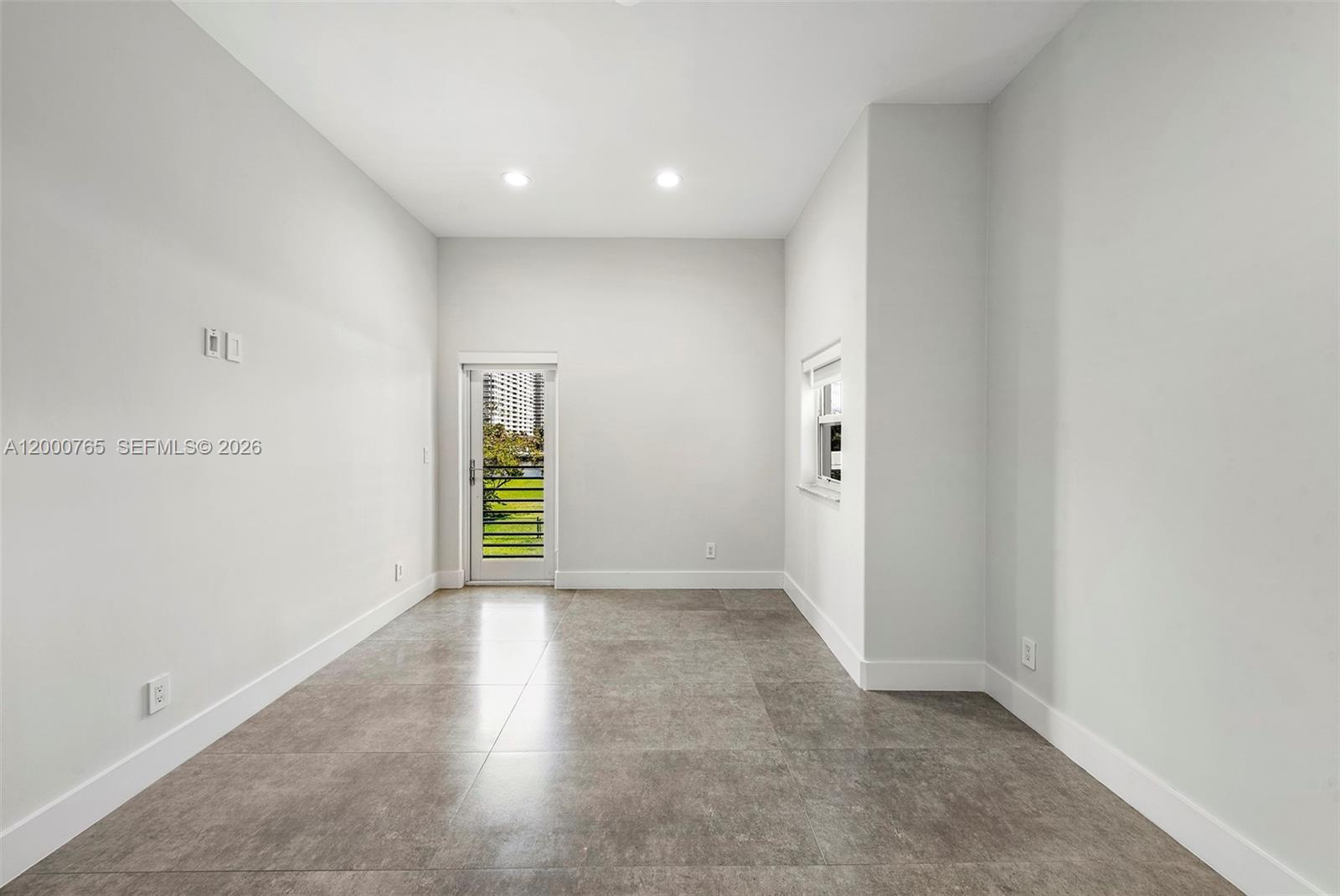 552 PALM DRIVE, Hallandale Beach FL 33009