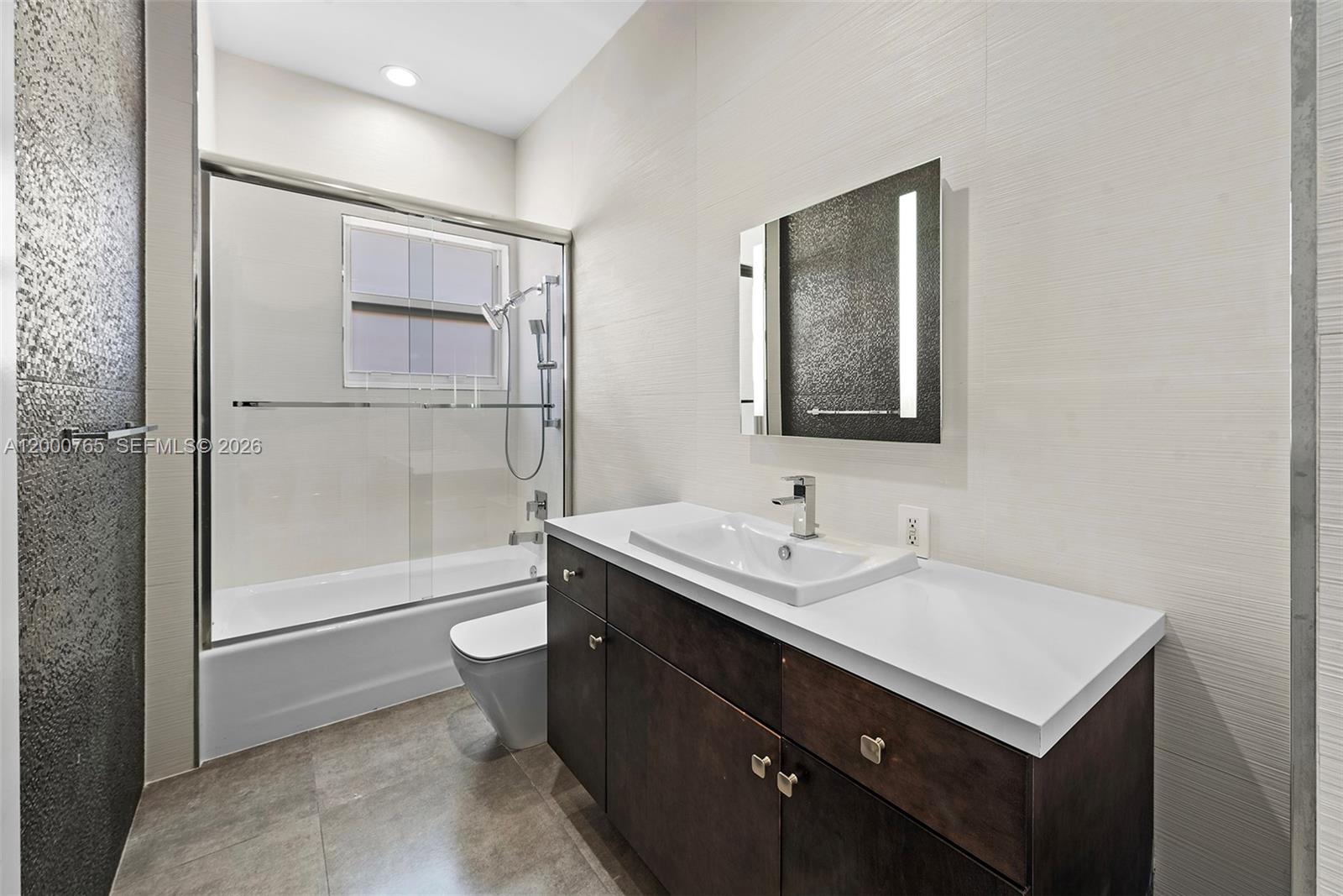 552 PALM DRIVE, Hallandale Beach FL 33009