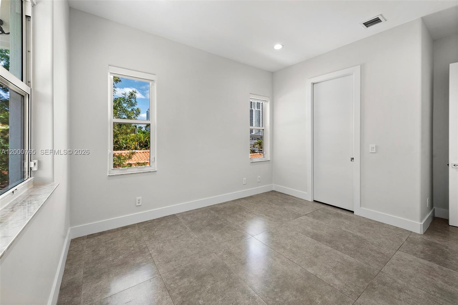 552 PALM DRIVE, Hallandale Beach FL 33009
