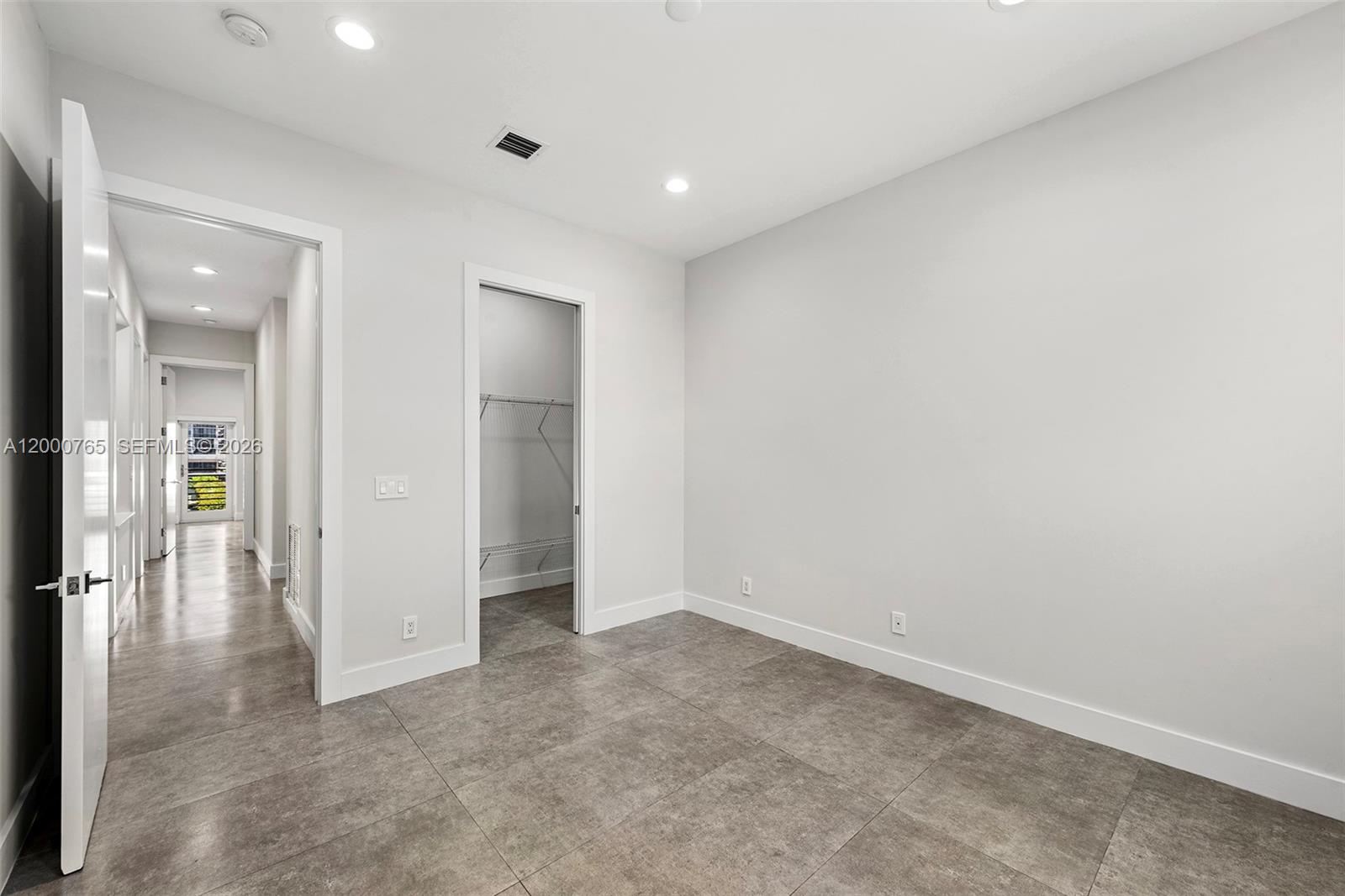 552 PALM DRIVE, Hallandale Beach FL 33009