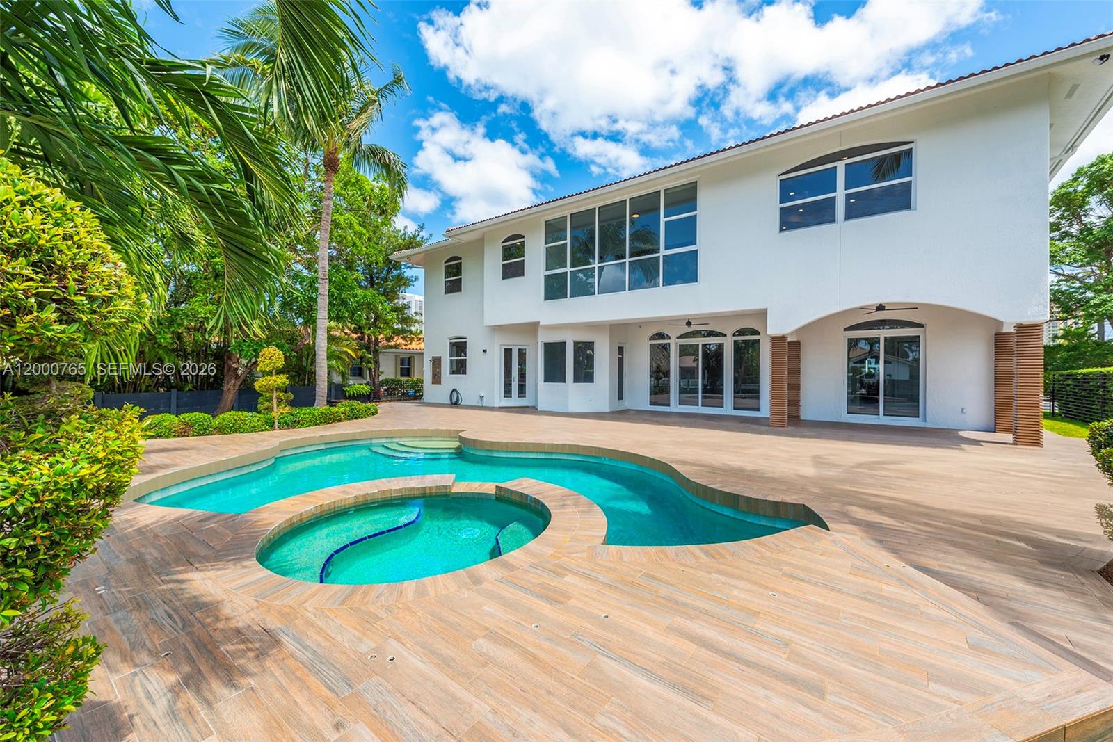 552 PALM DRIVE, Hallandale Beach FL 33009