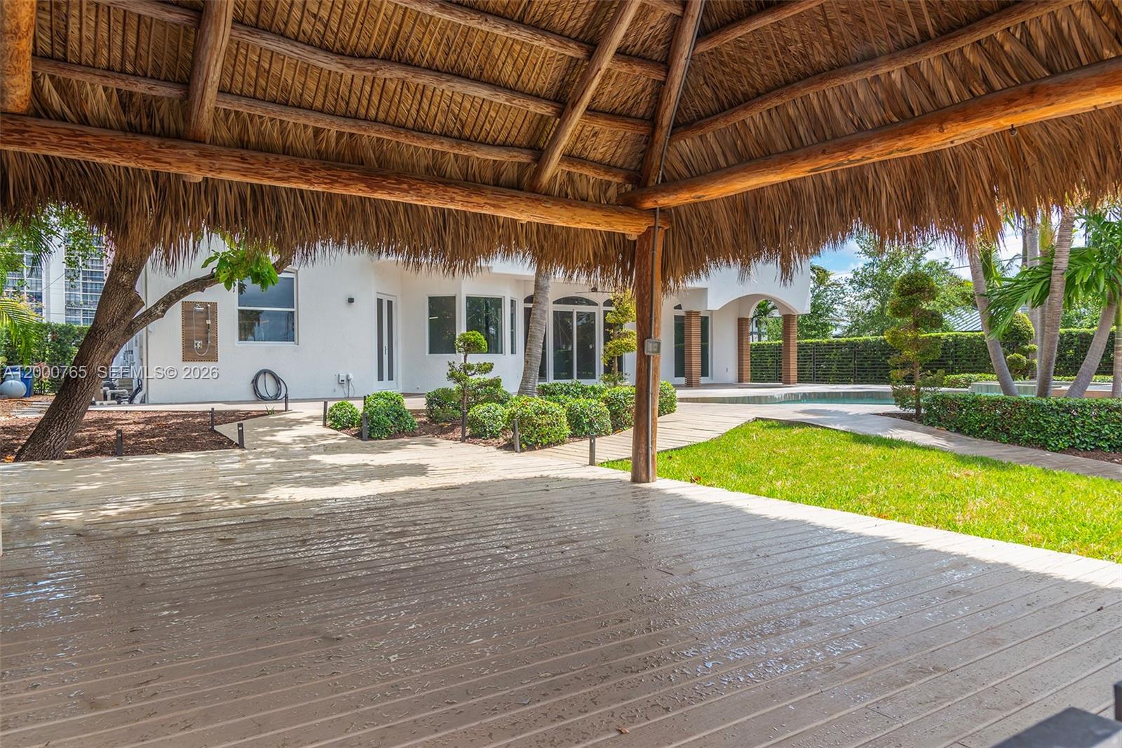 552 PALM DRIVE, Hallandale Beach FL 33009