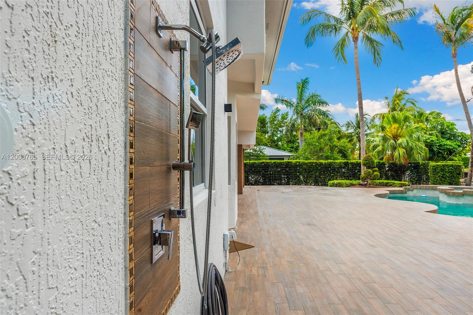 552 PALM DRIVE, Hallandale Beach FL 33009