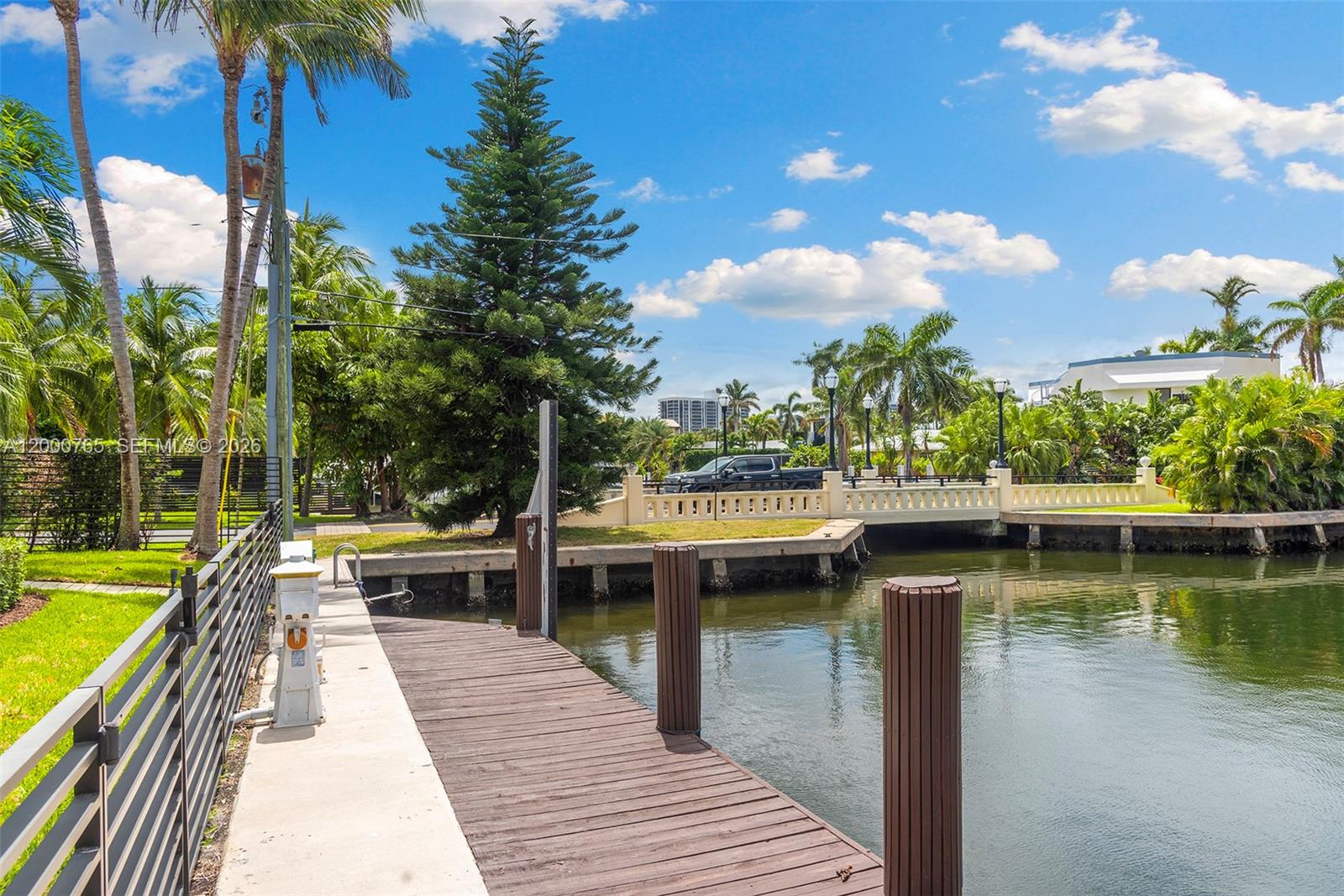 552 PALM DRIVE, Hallandale Beach FL 33009