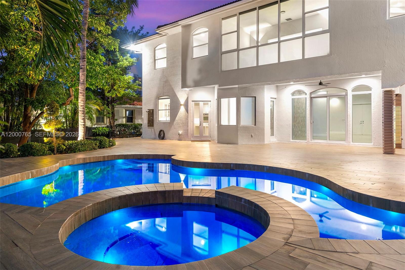 552 PALM DRIVE, Hallandale Beach FL 33009