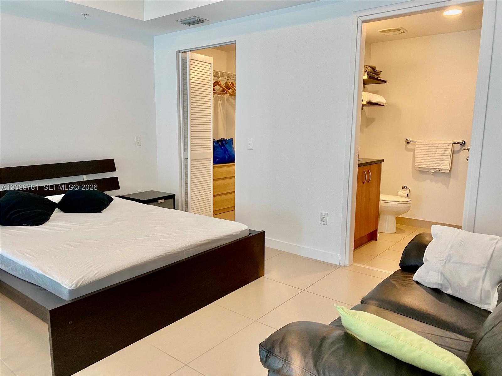 300 S Biscayne Blvd #Loft 604, Miami FL 33131