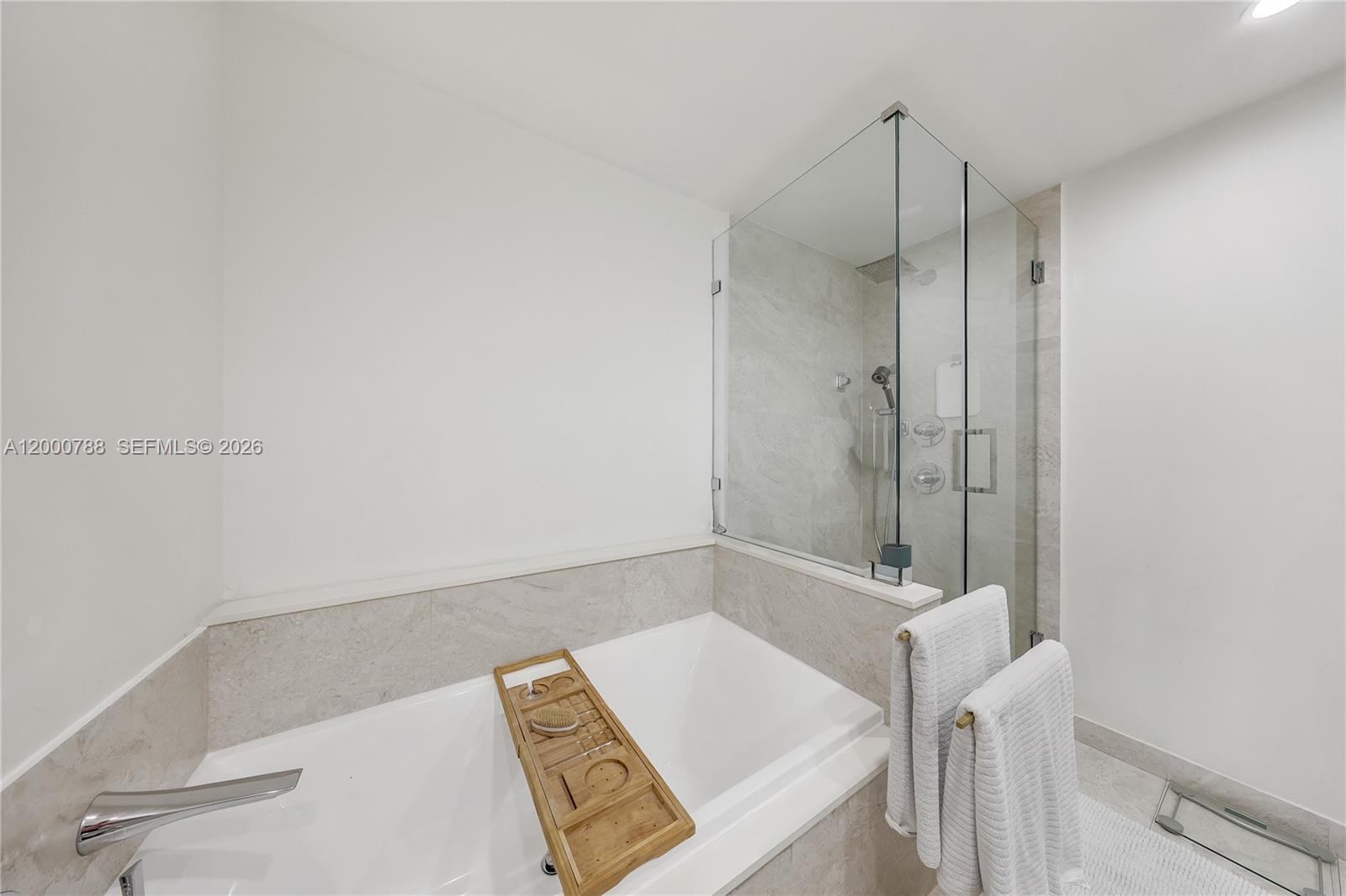 488 NE 18th St #1711, Miami FL 33132