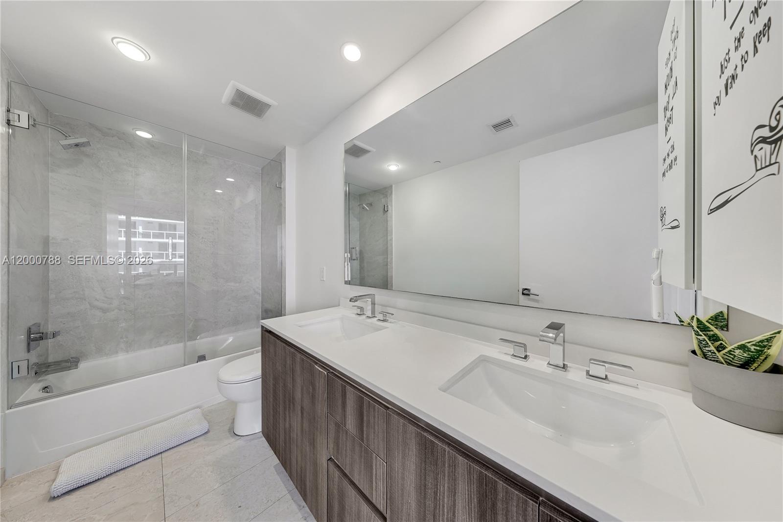488 NE 18th St #1711, Miami FL 33132