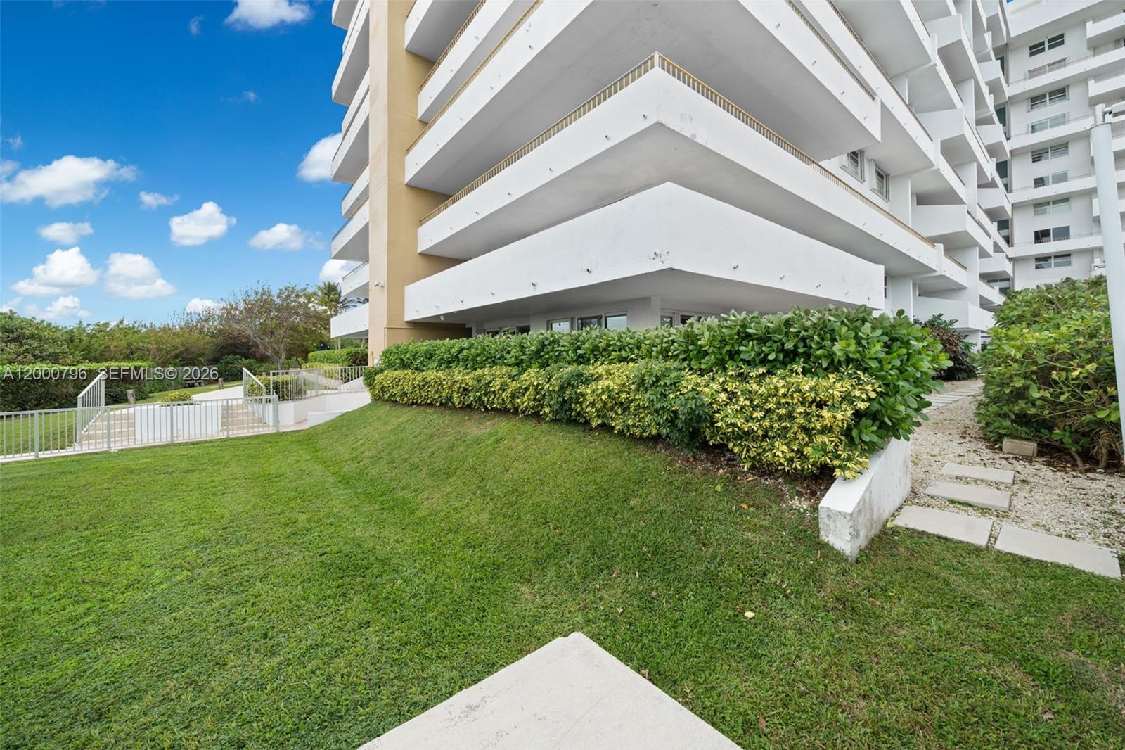 177 Ocean Lane Dr #106, Key Biscayne FL 33149
