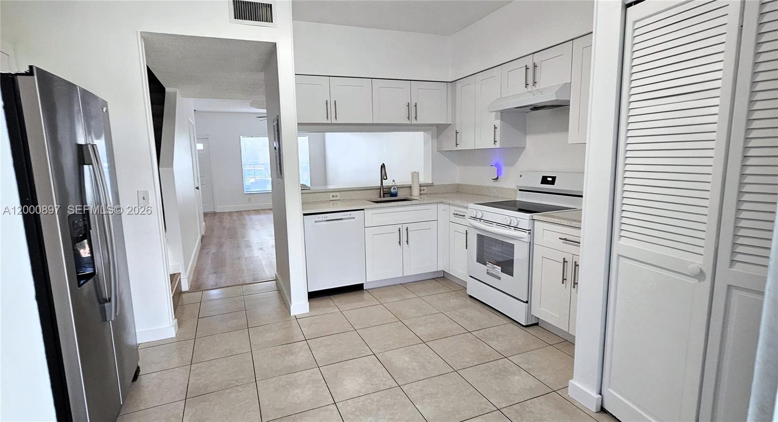 46 Simonton Cir, Weston FL 33326