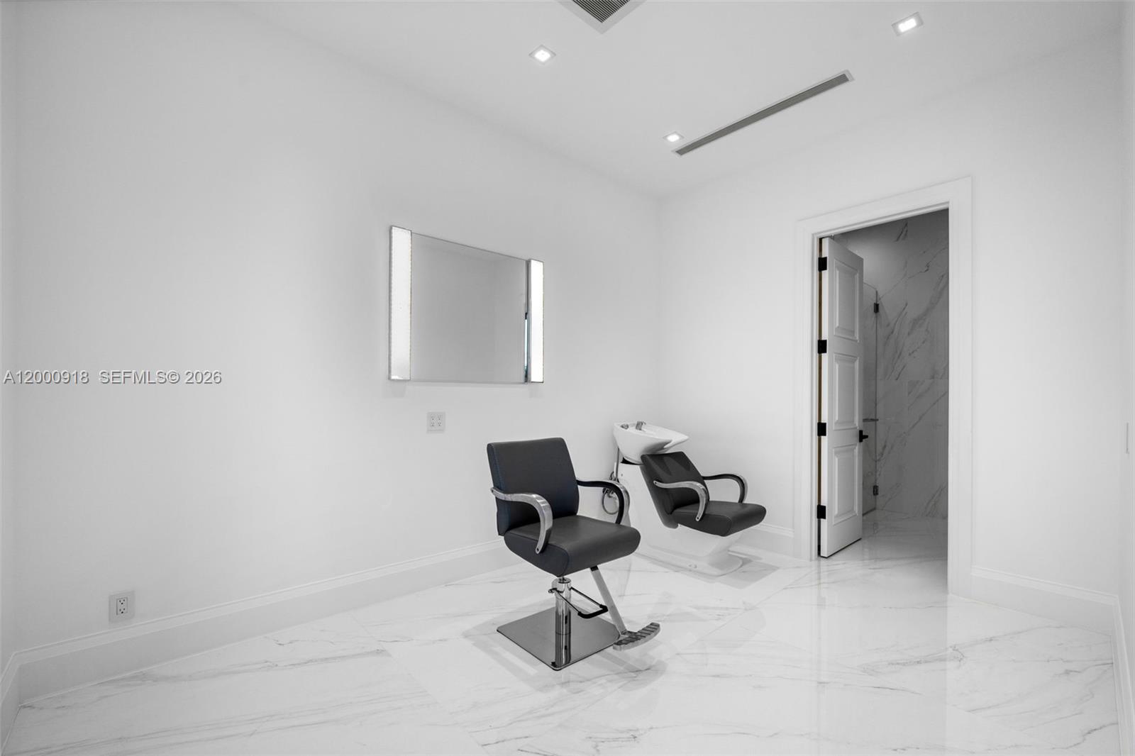 1239 Middle River Dr, Fort Lauderdale FL 33304