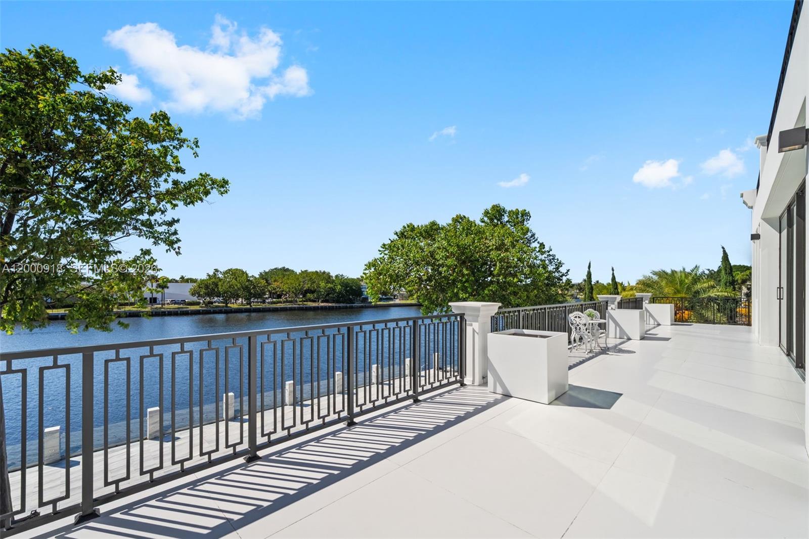 1239 Middle River Dr, Fort Lauderdale FL 33304