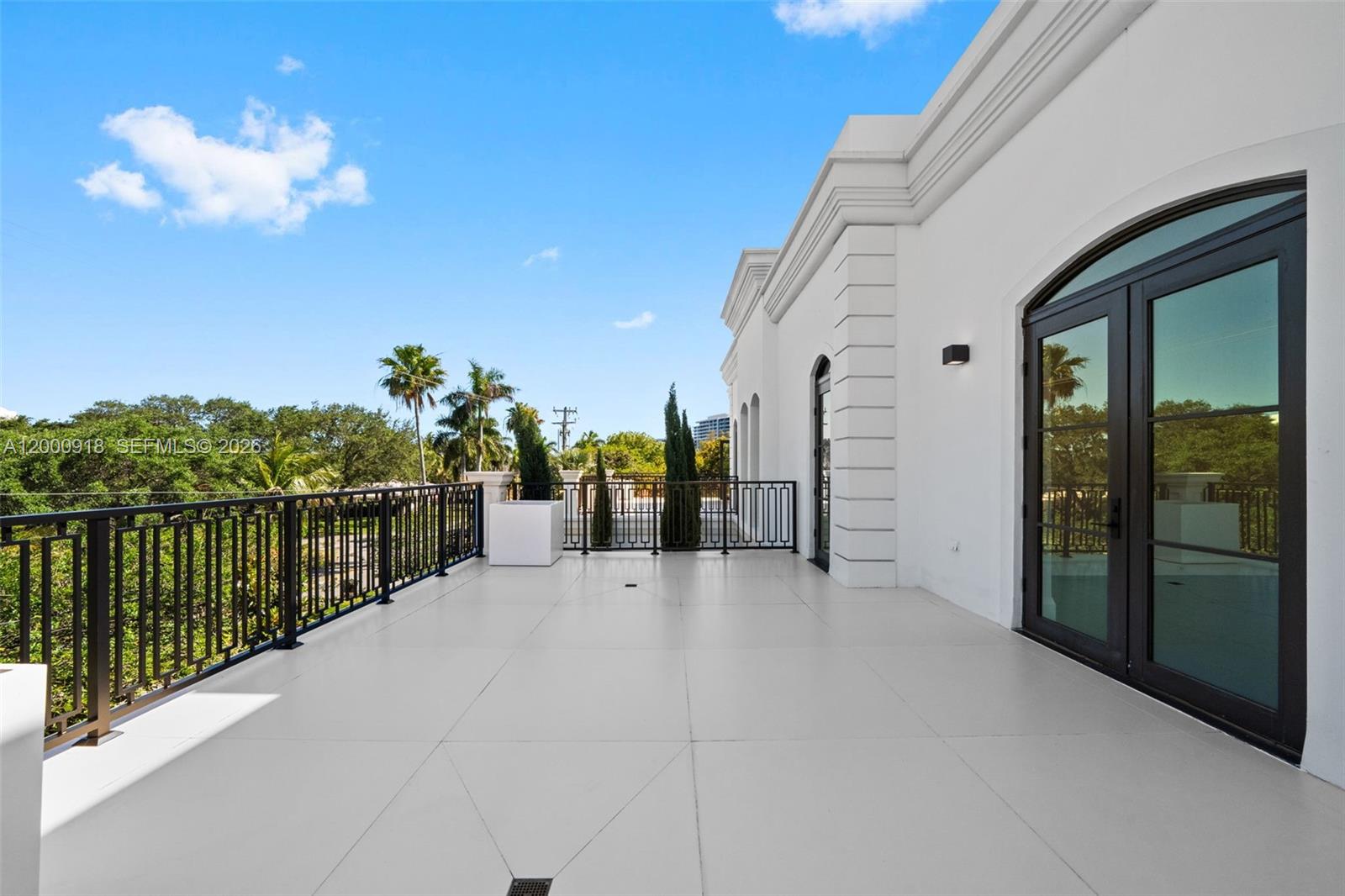 1239 Middle River Dr, Fort Lauderdale FL 33304