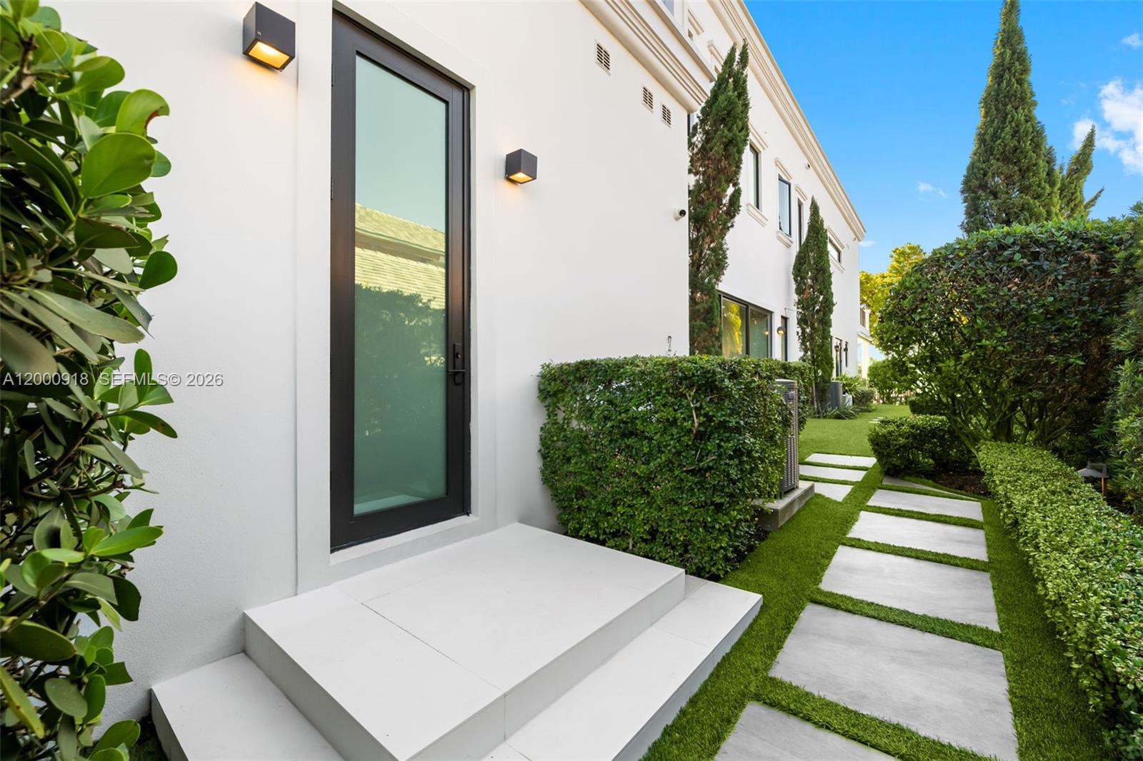1239 Middle River Dr, Fort Lauderdale FL 33304
