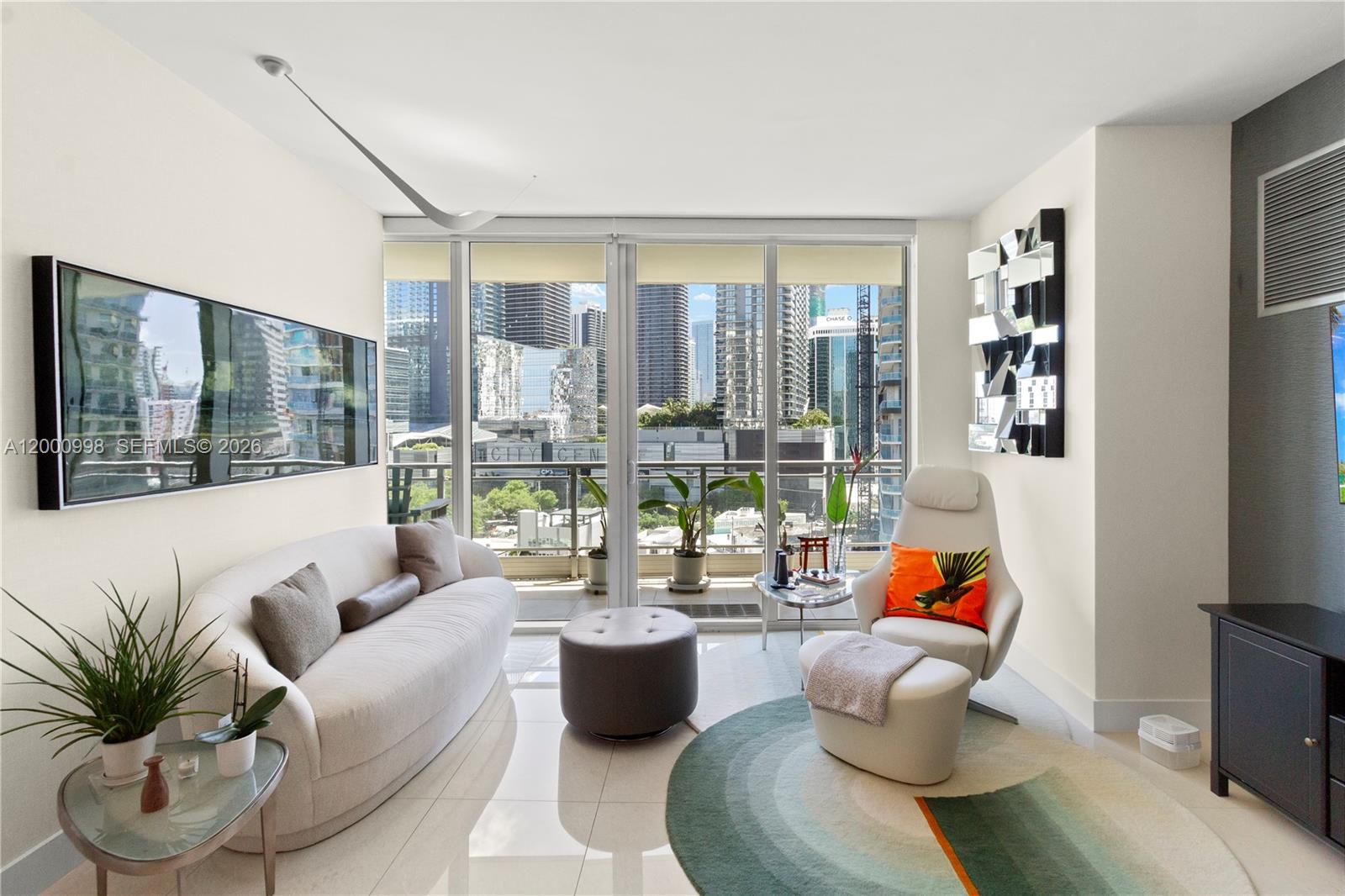 92 SW 3rd St #1202, Miami FL 33130