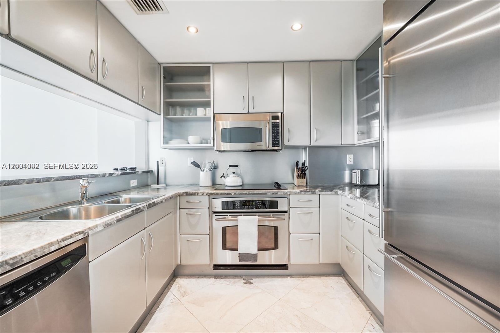 540 West Ave #812, Miami Beach FL 33139