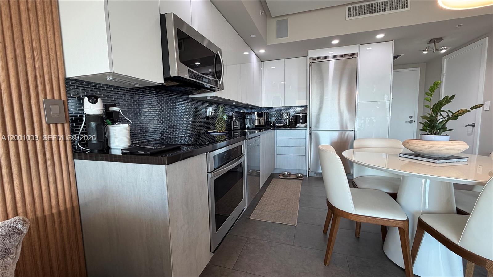 92 SW 3rd St #3607, Miami FL 33130