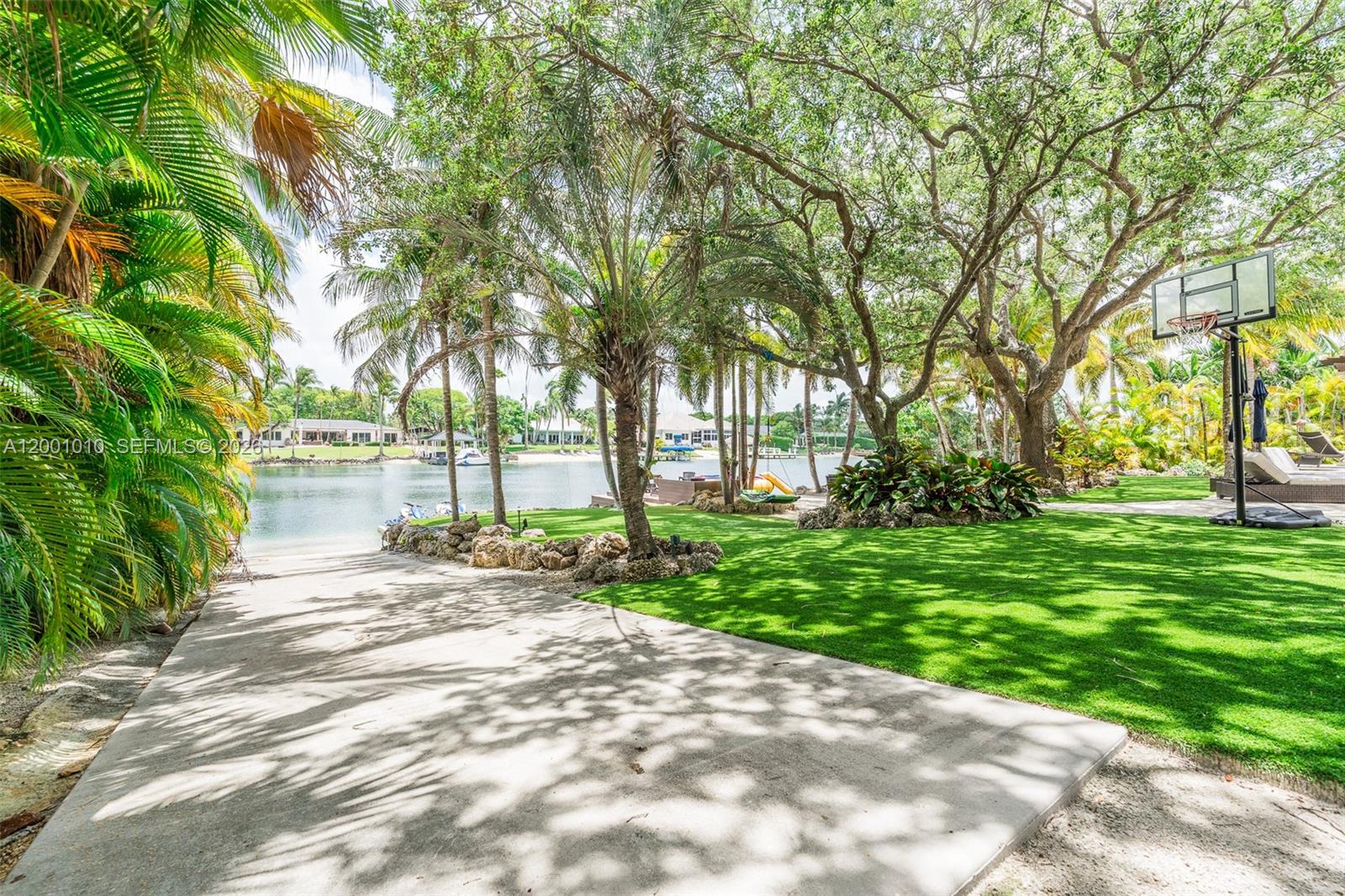 9240 SW 140th St, Miami FL 33176