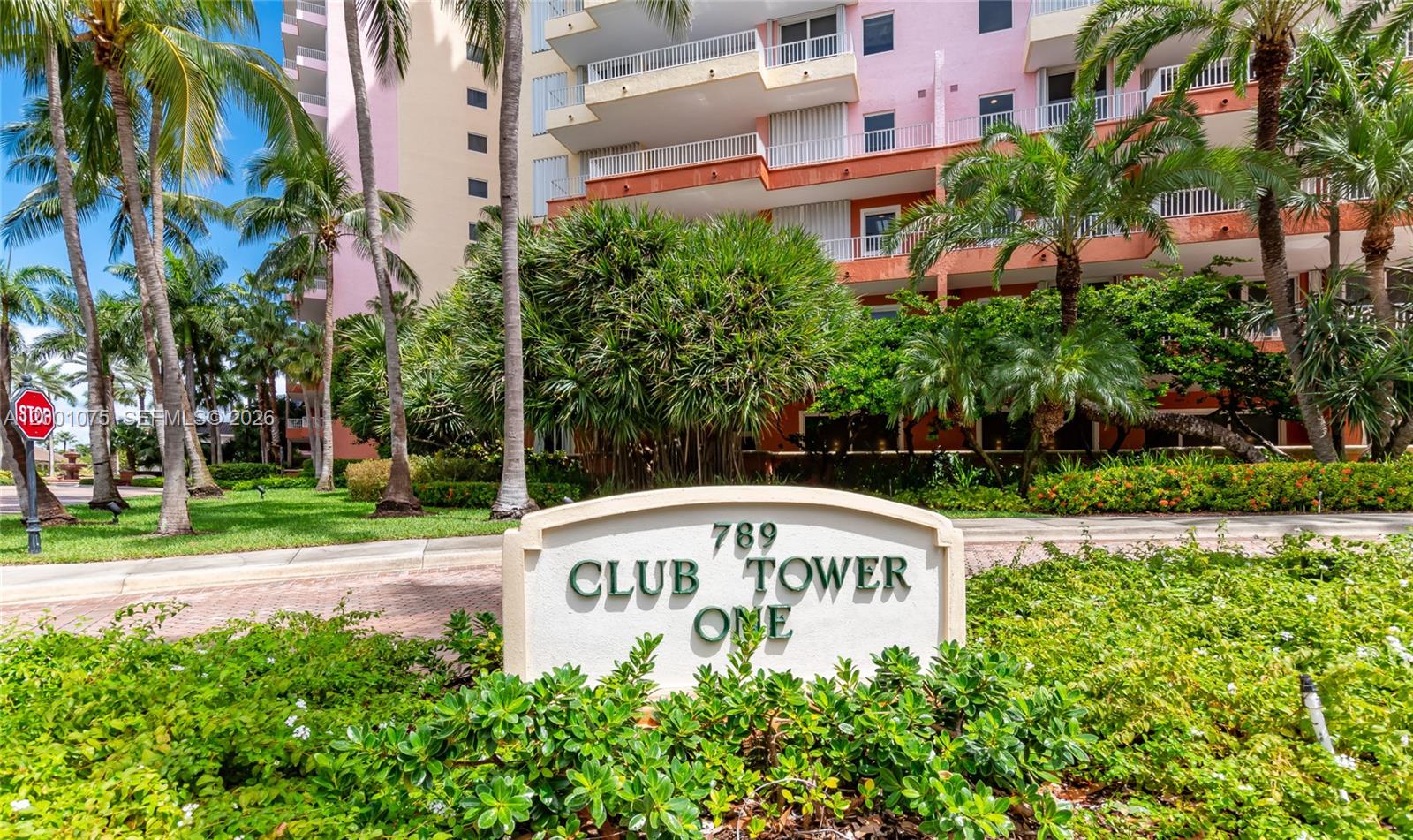 789 Crandon Blvd #502, Key Biscayne FL 33149