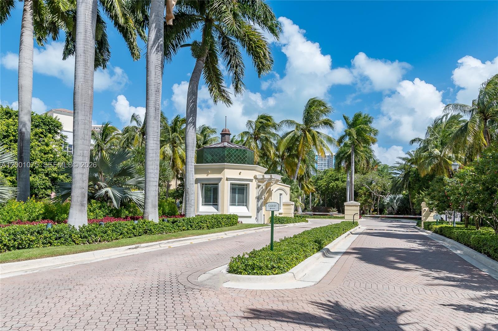 789 Crandon Blvd #502, Key Biscayne FL 33149