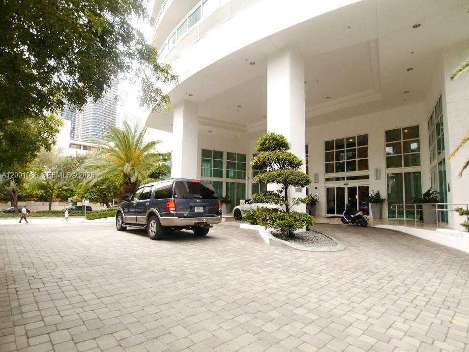 951 Brickell Ave #2608, Miami FL 33131