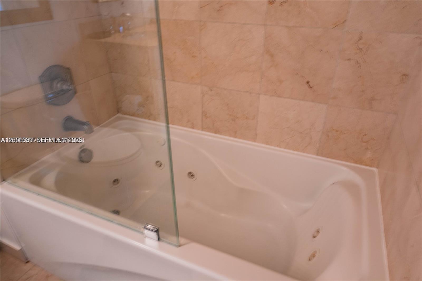6365 Collins Ave #2710, Miami Beach FL 33141