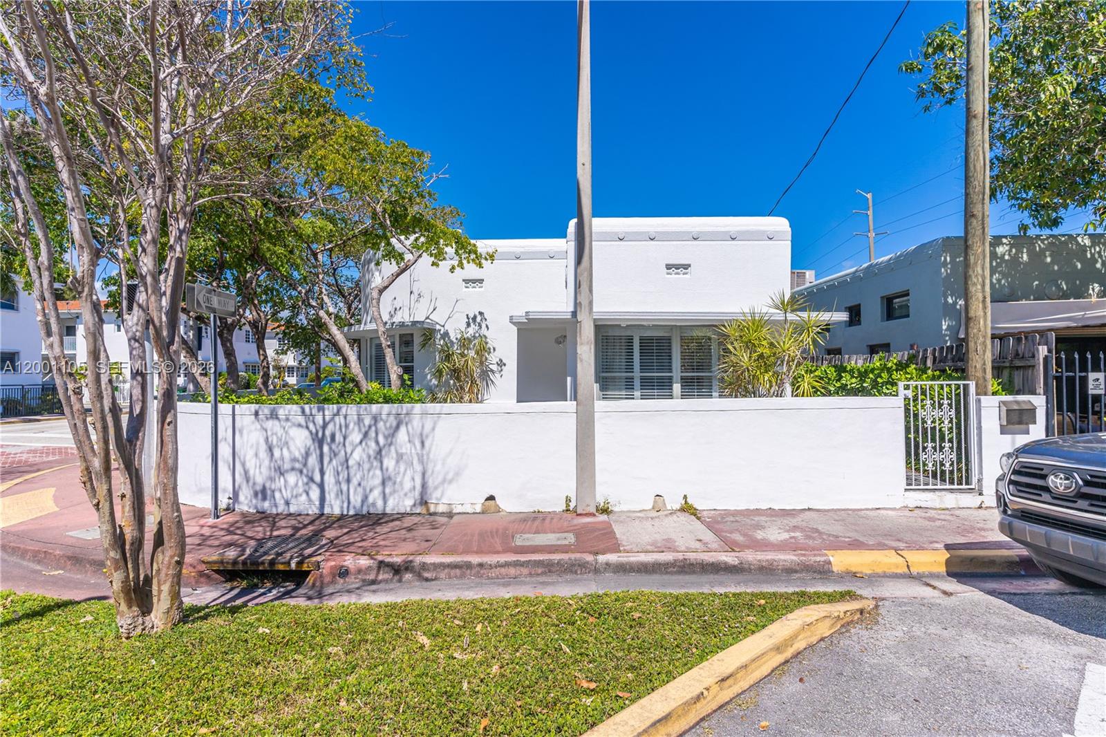 8101 Harding Ave, Miami Beach FL 33141
