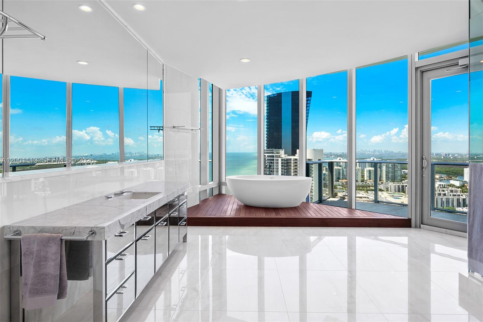17475 Collins Ave #PH3201, Sunny Isles Beach FL 33160
