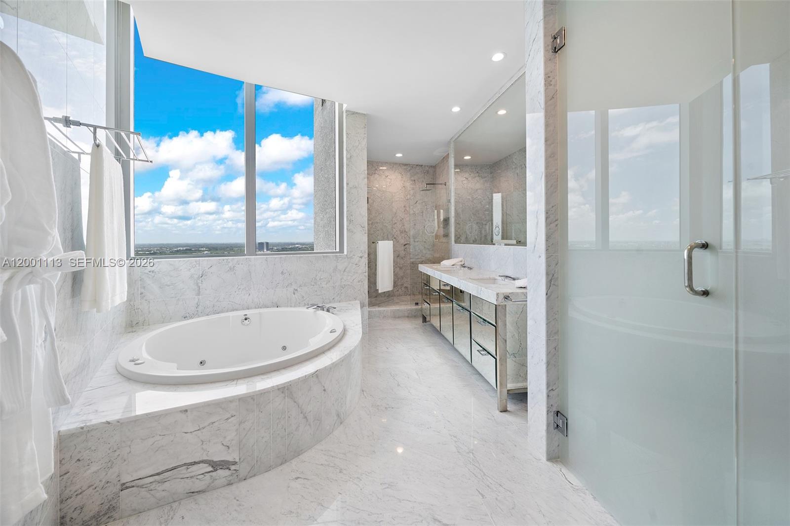 17475 Collins Ave #PH3201, Sunny Isles Beach FL 33160