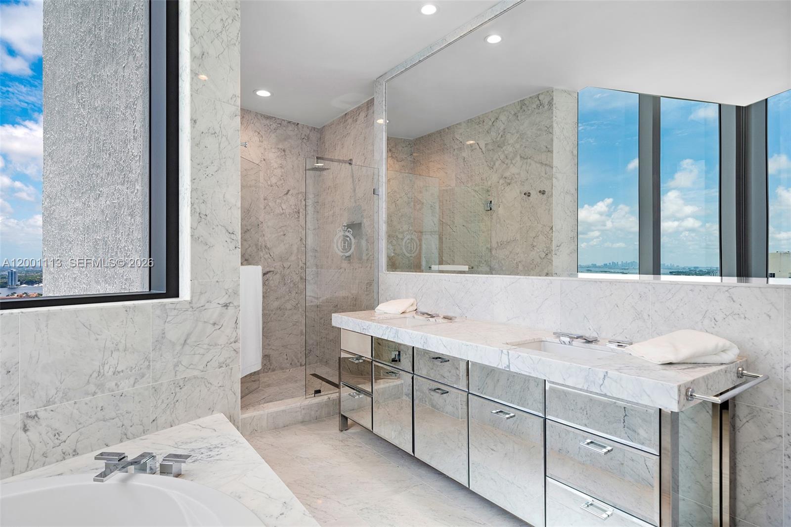 17475 Collins Ave #PH3201, Sunny Isles Beach FL 33160