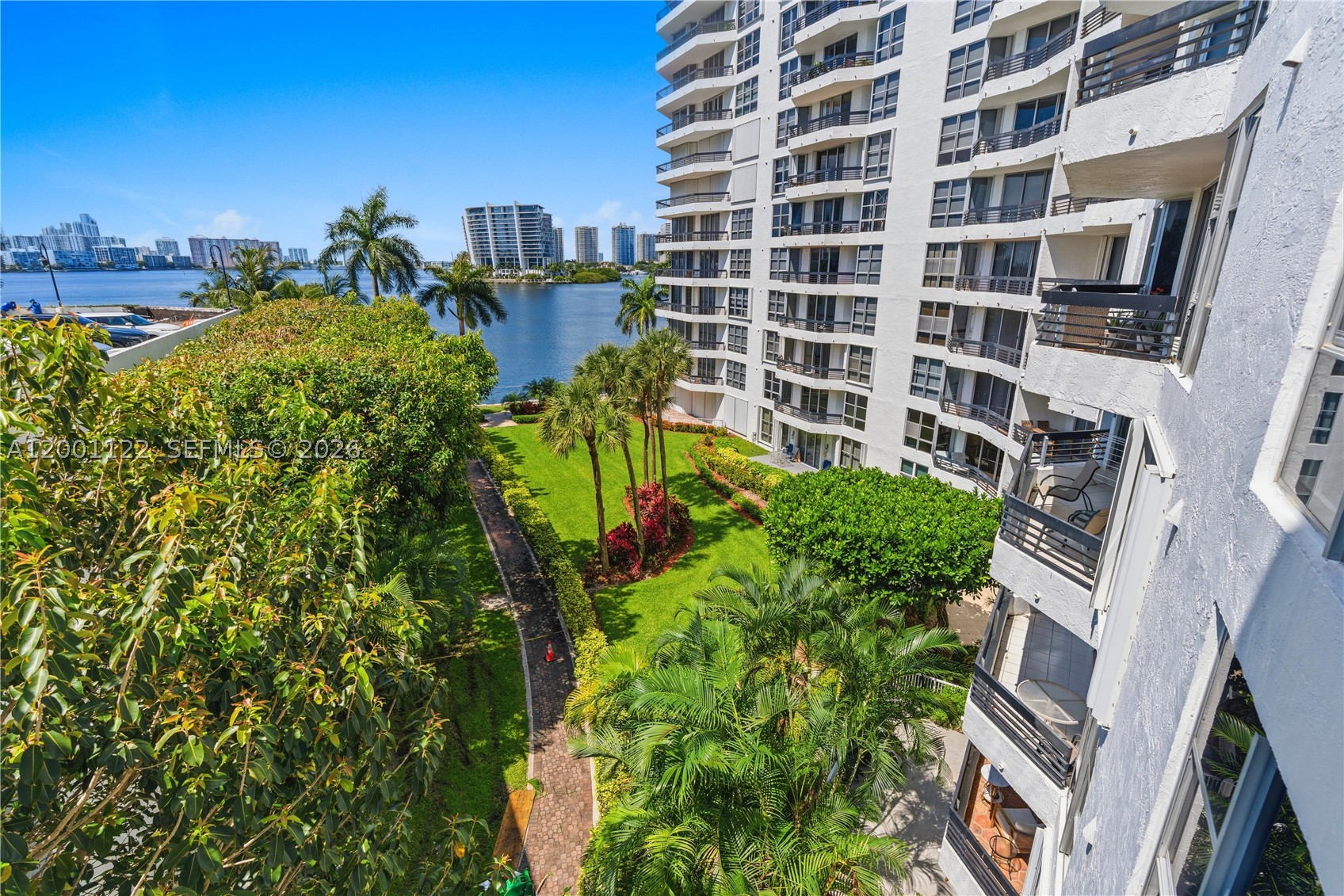 3600 Mystic Pointe Dr #513, Aventura FL 33180