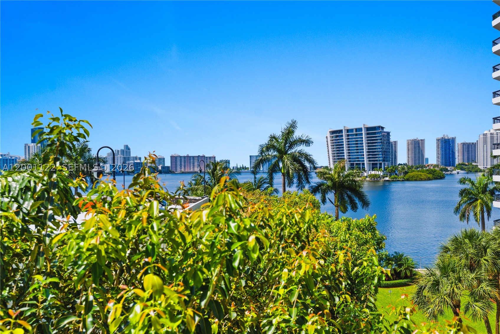 3600 Mystic Pointe Dr #513, Aventura FL 33180